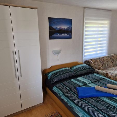 Apartments Nikol Lopar Eksteriør bilde